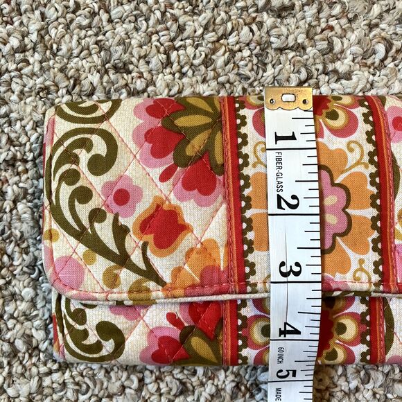 Vera Bradley Folkloric Quilted Wallet Floral Colorful Pink Retired Magnetic - Picture 10 of 10